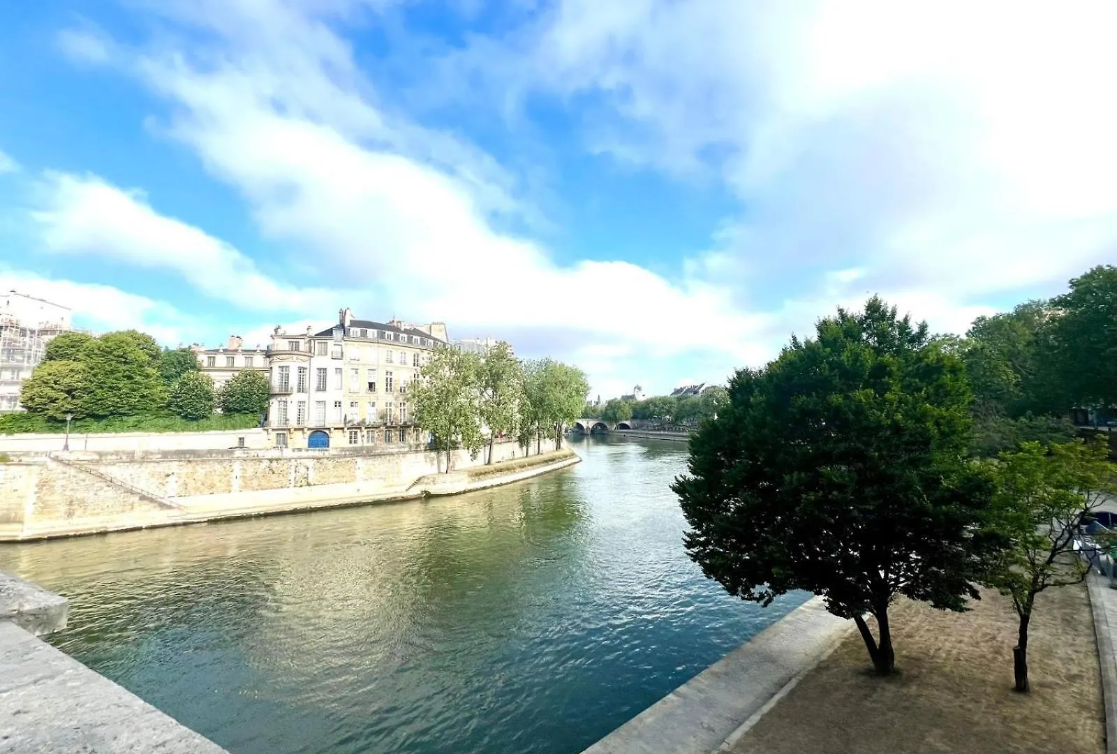 Large Parisian Duplex Maison d'hôtes